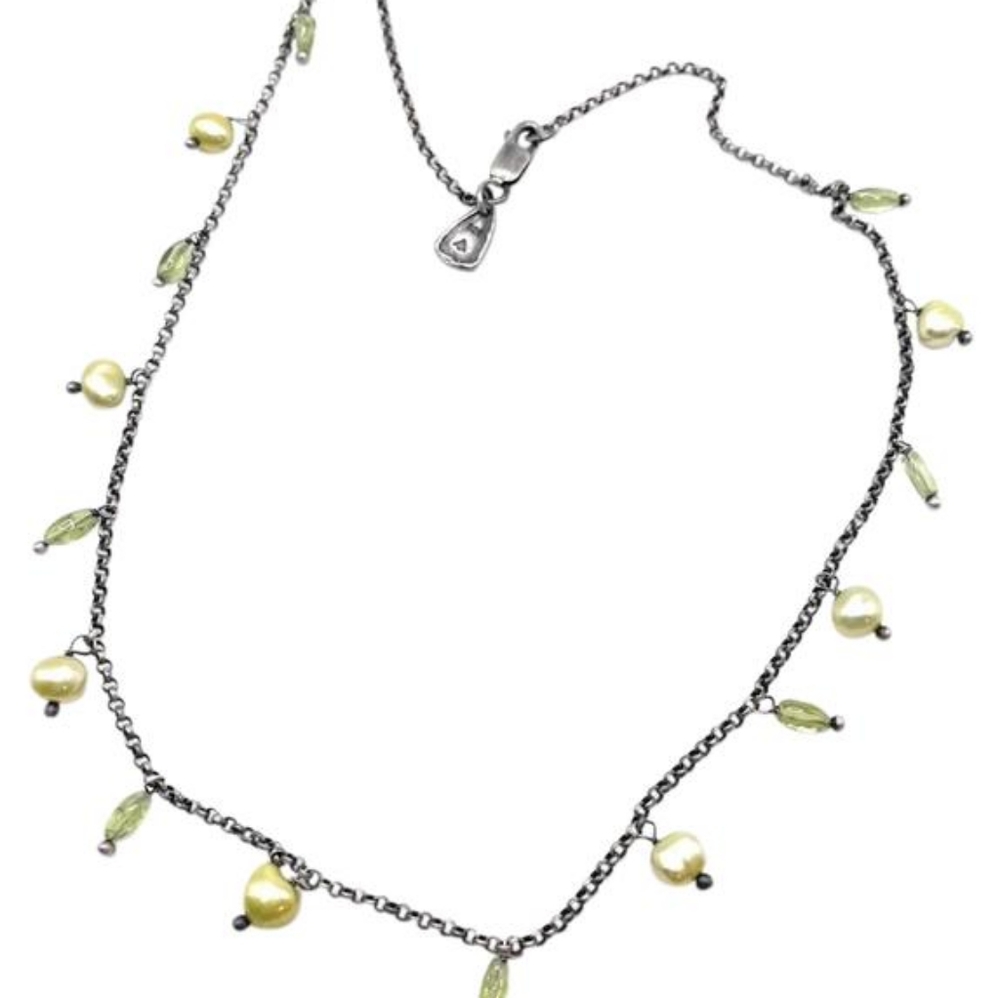 Silpada freshwater pearl & Peridot Bread necklace